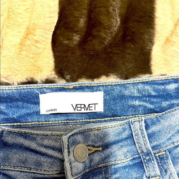 BNWOT!! Vervet Women's Blue cropped ankle jeans size 30/11 - Picture 1 of 6